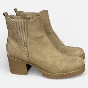 MIA Tan Neutral Faux Leather Lug Sole Block Heel Slip On Ankle Booties Sz 8.5